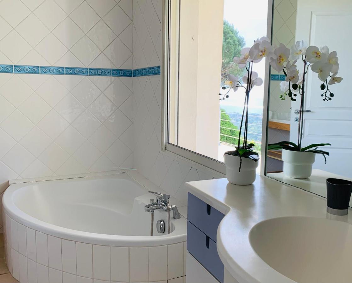 Maison avec vue panoramique Cavalaire-sur-Mer Extérieur photo